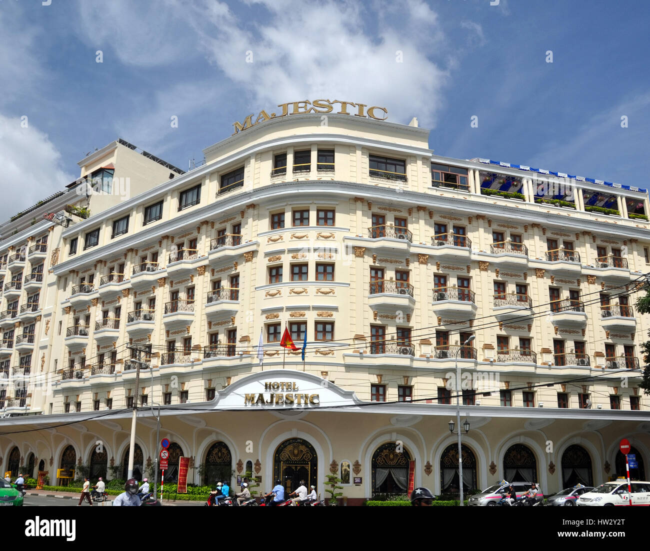 Ho-Chi-Minh-Stadt, Vietnam - 10. Juni 2011: Der Eingang zu den historischen & wunderschön restaurierte Luxus Hotel Majestic in der Dong Khoi Street, Saigon. Stockfoto