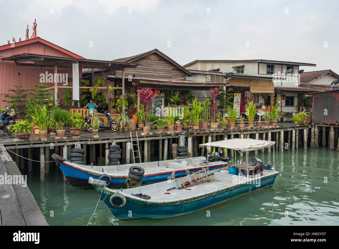 Schwebende Geschäften auf zu kauen, Steg, Georgetown, Penang, Malaysia Stockfoto