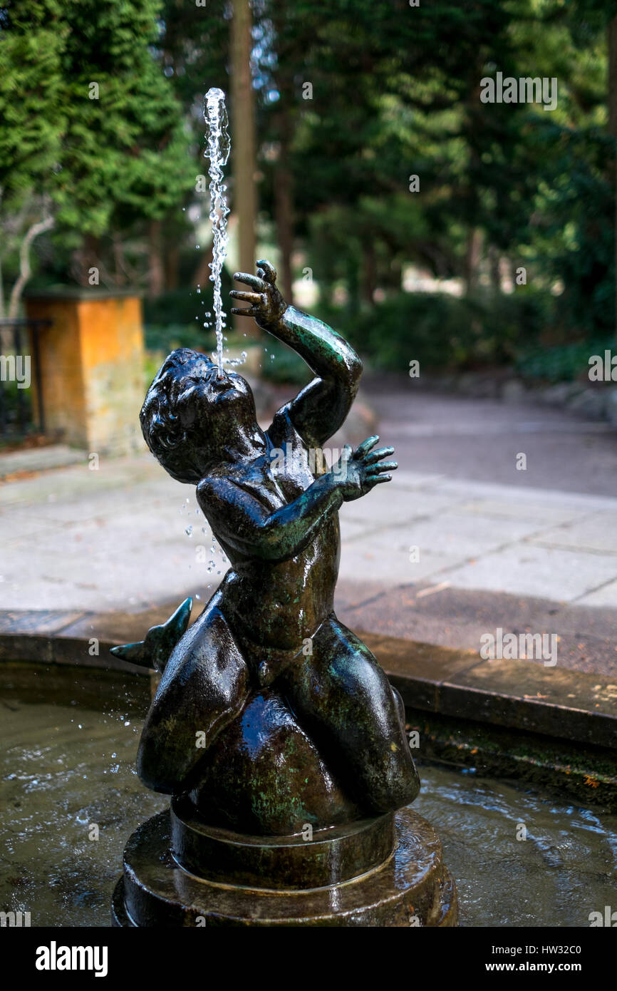 Brunnen am ruhigen Haveselskabets haben, von der Seite der Gärten von Frederiksberg, Kopenhagen, Dänemark Stockfoto