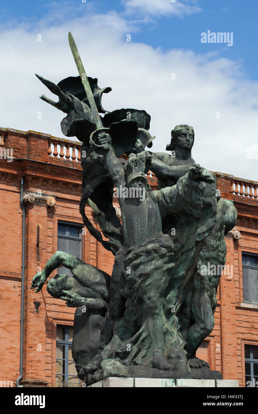 Monument Aux Morts de Montauban des französischen modernistischen Bildhauers Antoine Bourdelle in Montauban, Tarn-et-Garonne, Frankreich. Das Denkmal für die gefallenen im deutsch-französischen Krieg (1870-1871) wurde in 1898 bis 1900 modelliert und im Jahre 1902 errichtet. Stockfoto