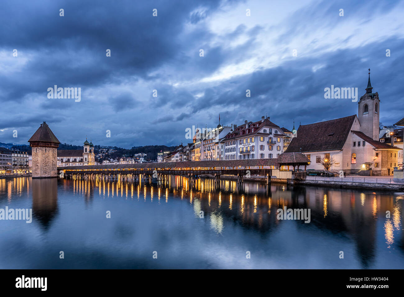 Kapellbruke Brücke (Kapellbrücke} in Luzern Schweiz Stockfoto