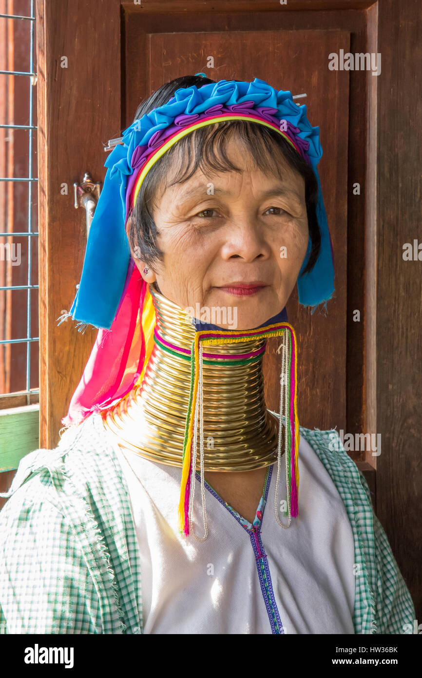 Lange Necked Woman der Padaung, Inle-See, Myanmar Stockfoto