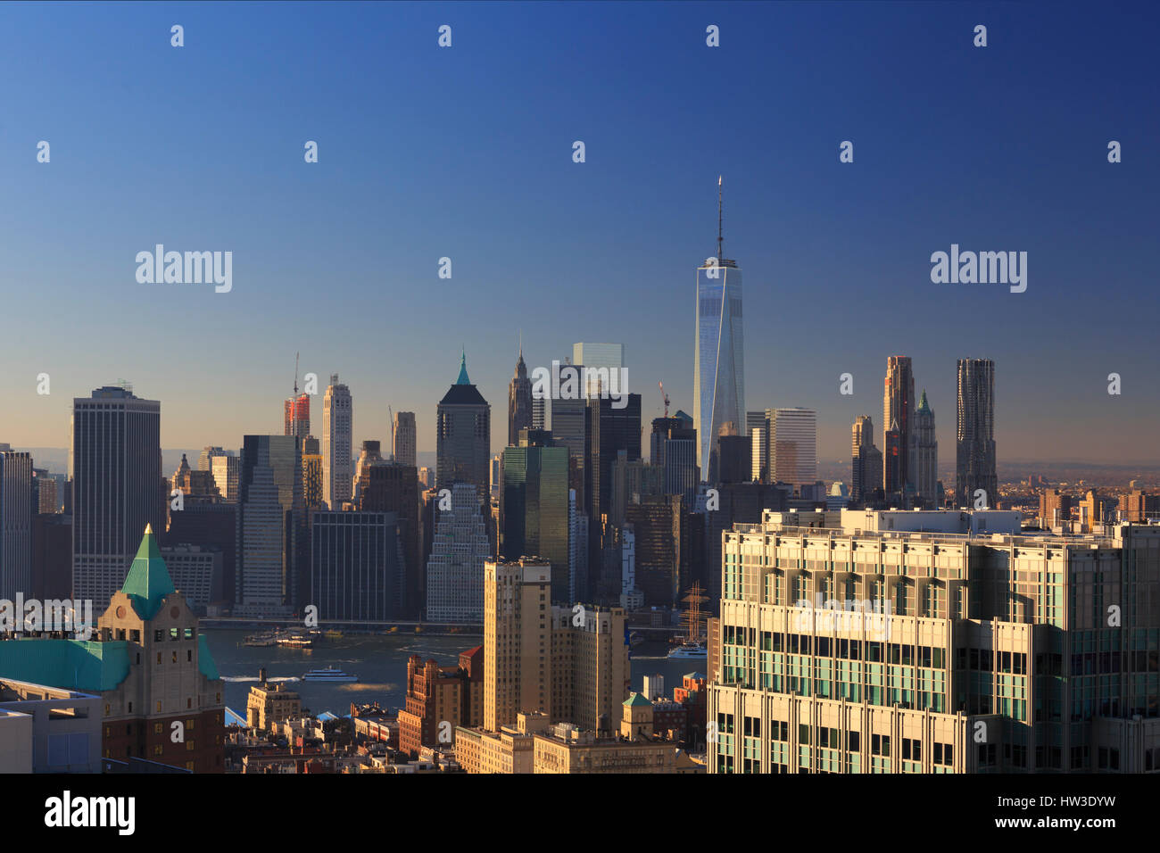 USA, New York City, Manhattan Skyline aus Brooklyn Stockfoto