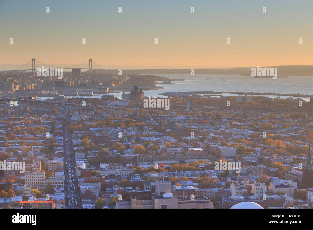 USA, New York City, Verrazano verengt Brücke und Brooklyn Stockfoto