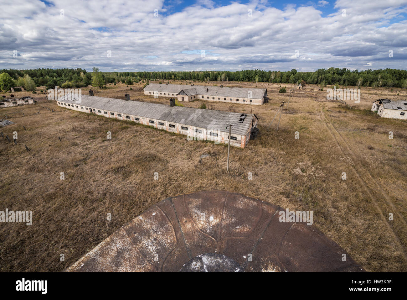 Schwein Häuser der Kolchose in verlassenen Mashevo Dorf von Tschernobyl Nuclear Power Plant Zone der Entfremdung Umgebung Reaktorkatastrophe, Ukraine Stockfoto