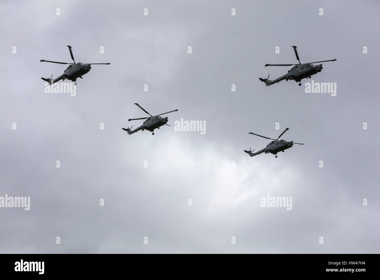 Boscombe Down, Wiltshire, UK. 17. März 2017. Als Grundlage der endgültigen Durchflug von vier Hubschrauber der Royal Navy Lynx Mk.8 von 815 Naval Air Squadron RNAS Yeovilton vor seiner offiziellen Stilllegung am 23. März 2017. Die Hubschrauber waren die kurz vor dem Ende einer fünfstündigen Überflug über Südengland im Laufe des Tages. Bildnachweis: John Eccles/Alamy Live-Nachrichten Stockfoto