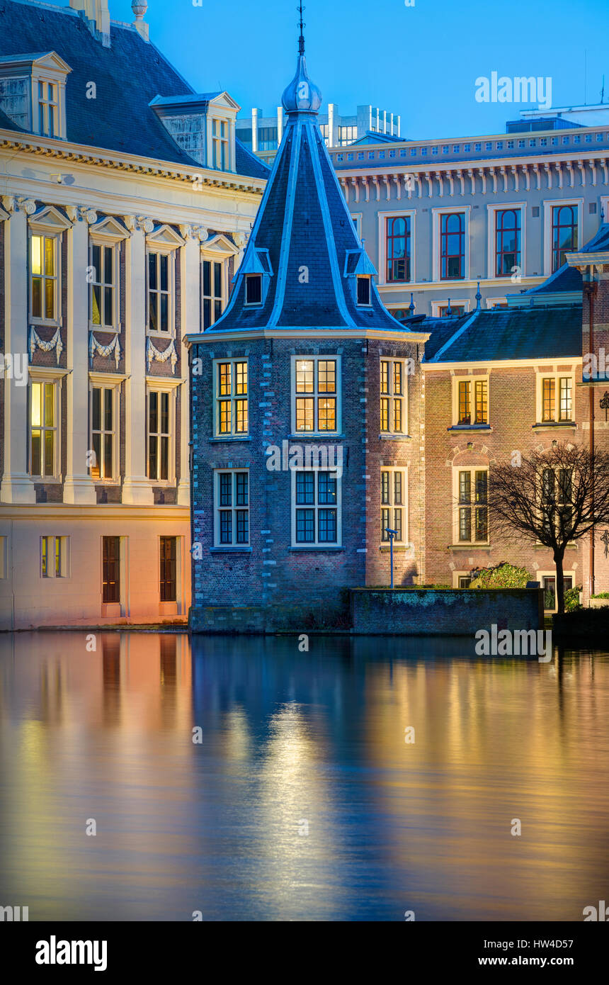 Den Haag Niederlande Parlamentsgebäude. Het Torentje - der kleine Turm - Büro des niederländischen Ministerpräsidenten. Stockfoto