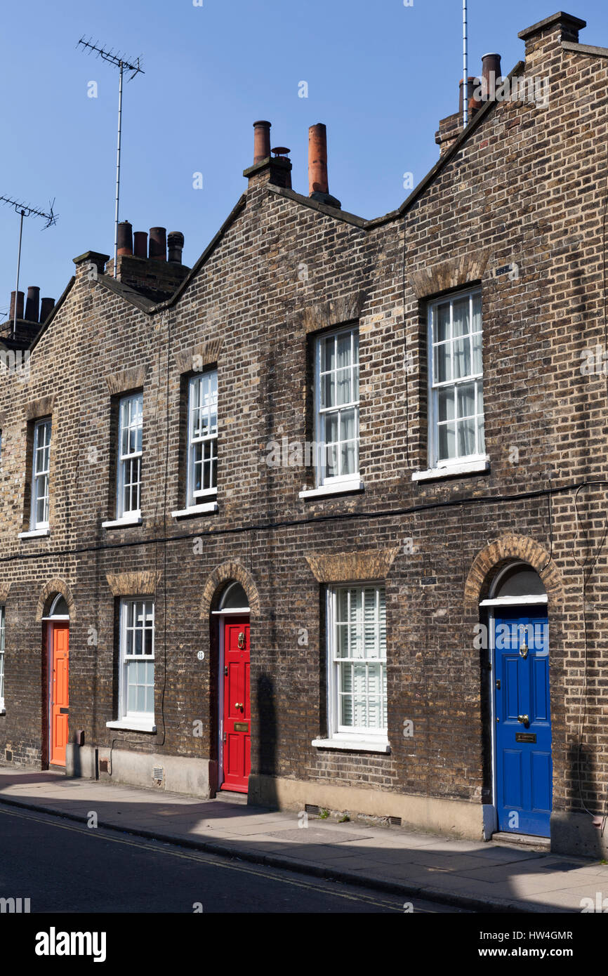 Viktorianischen Reihenhaus Backsteinhäuser auf Roupell Straße in Lambeth, London, UK. Stockfoto