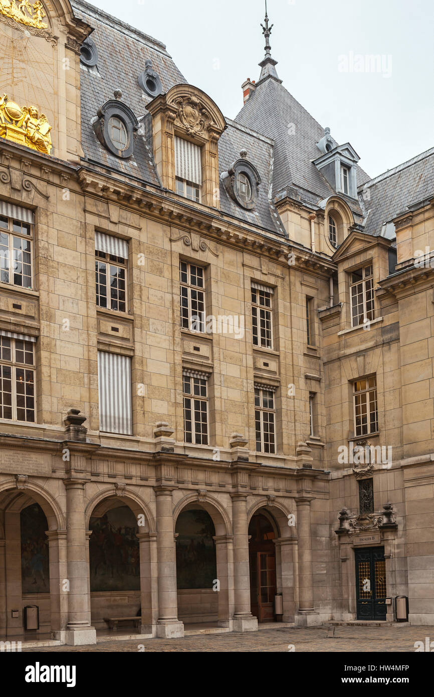 PARIS, Frankreich - Juli 10, 2014:Sorbonne Universität. Die Universität von Paris (Université de Paris), berühmte Universität in Paris, gegründet von Robert de S Stockfoto