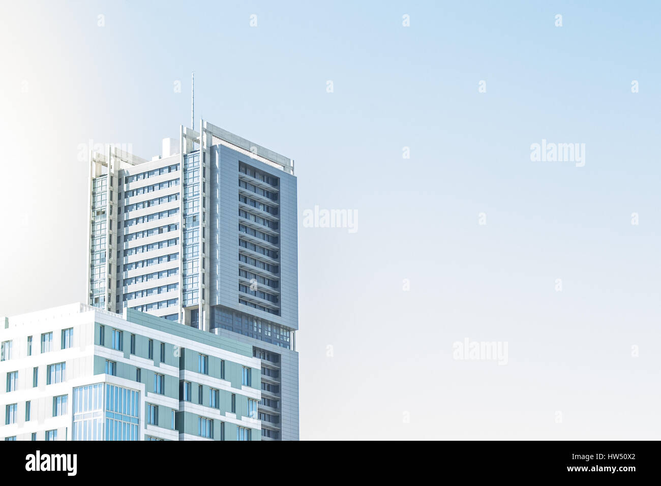 moderne Architektur, Bürogebäude außen blauen Himmel Stockfoto