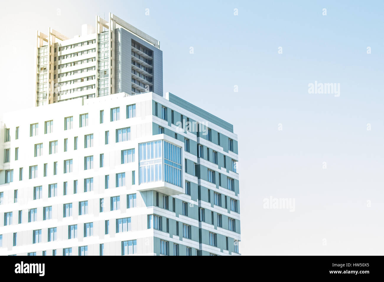 moderne Architektur, Bürogebäude außen blauen Himmel Stockfoto