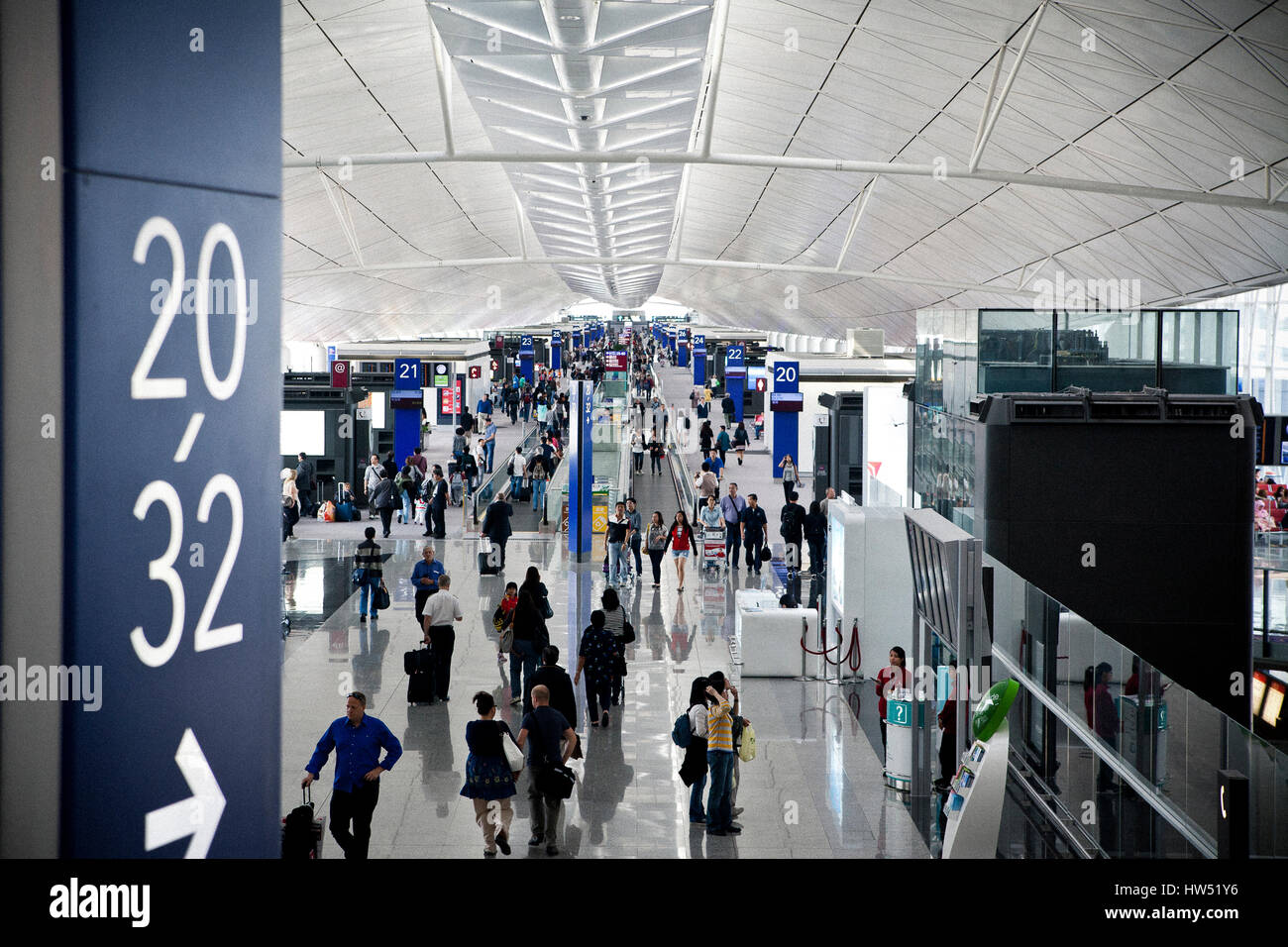 Hong Kong International Airport ist einer der verkehrsreichsten Flughäfen in Asien. Mehr als 100 ...