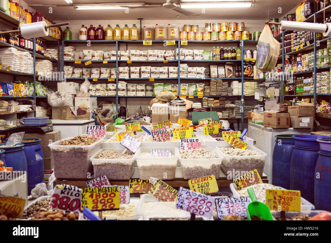 Einen lokalen Markt in Santiago de Chile verkaufen lokale Spezialitäten, Südamerika. Stockfoto