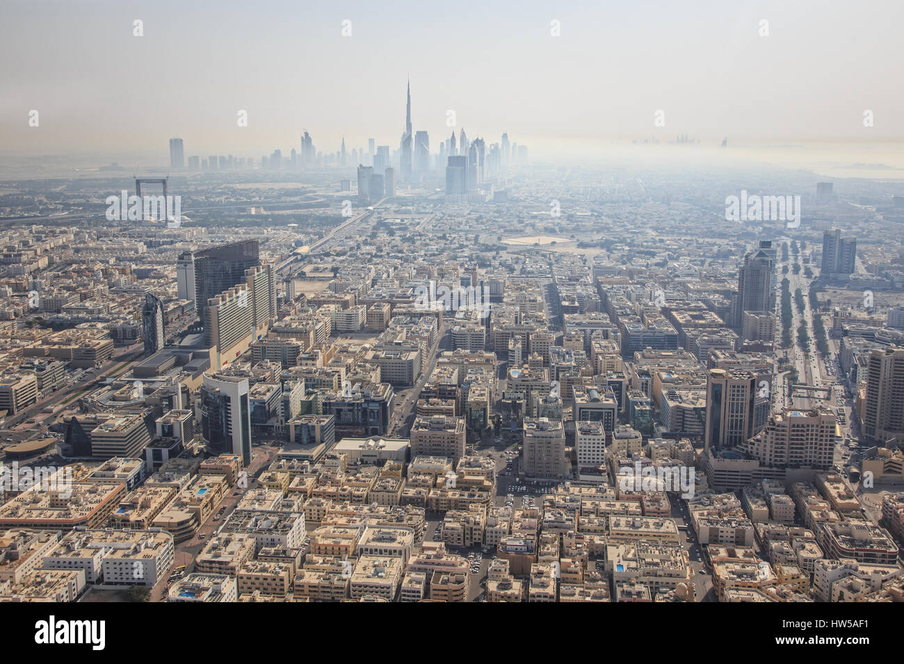 Dubai/VAE 9. März 2017: Dubais Skycrapes aus einem Hubschrauber heruntergenommen Stockfoto