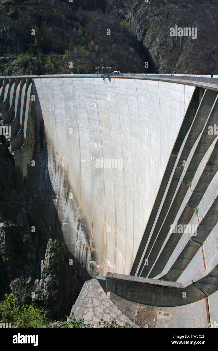 Verzasca Staudamm Stockfoto