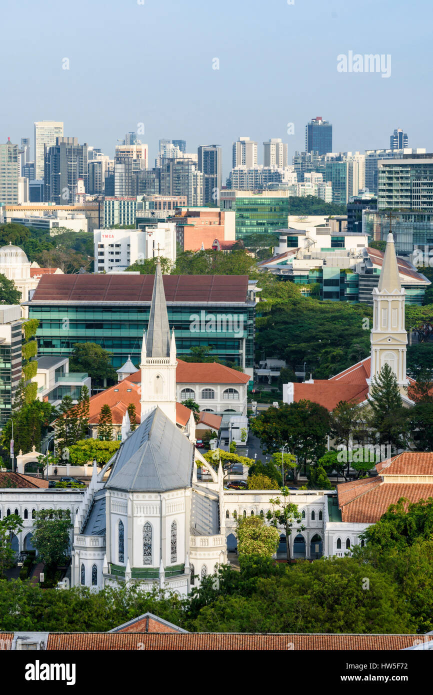 Singapur Stadtbild Blick über das alte 19. Jahrhundert Kloster, jetzt CHIJMES und Kathedrale des guten Hirten Stockfoto