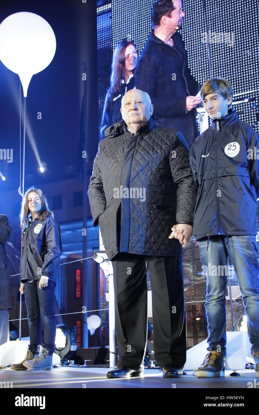 Berlin, Deutschland, 9. November 2014: Mikhail Gorbachev und Berlins Bürgermeister Wowereit nehmen Teil an den 25. Feierlichkeiten der Fall der Berliner Mauer. Stockfoto