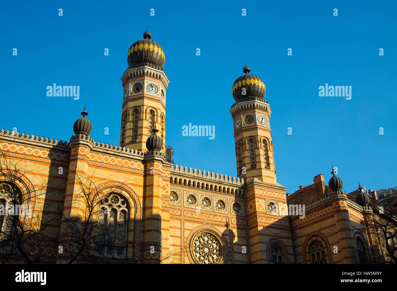 Dohány-Straße oder große jüdische Synagoge Nagy zsinagóga. Die zweitgrößte Synagoge der Welt Revival im maurischen Stil gebaut. Budapest Ungarn, So Stockfoto
