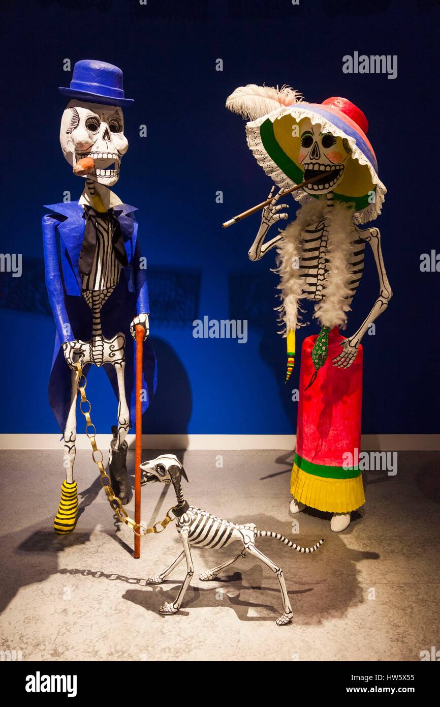 Dänemark, Jütland, Aarhus-Hojbjerg, Moesgard Museum, mexikanischen Tag der Toten Statuen Stockfoto
