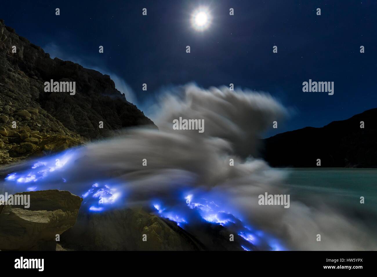 Indonesien, Java Insel, Provinz Ostjava, Kawah Ijen Vulkan, Schwefel-Flammen Stockfoto