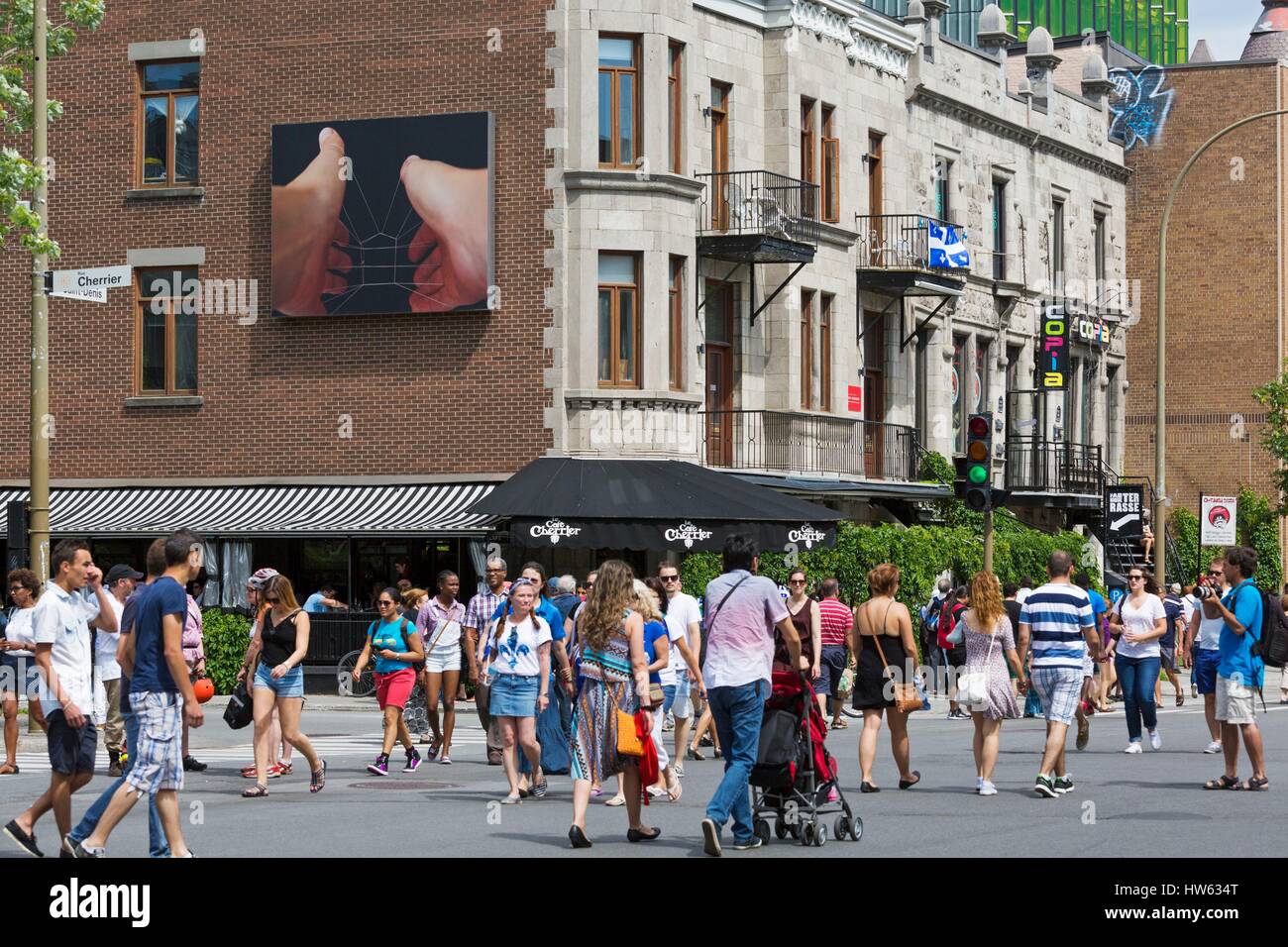 Kanada, Provinz Quebec, Montreal, Quebec Nationalfeiertag, die Fußgängerzone Rue Saint-Denis am 24. Juni Stockfoto