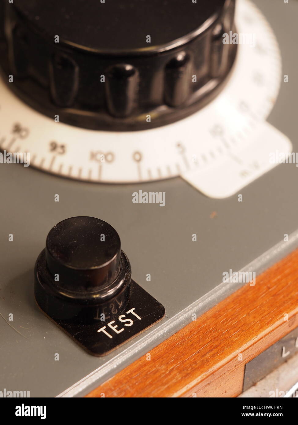 Test-Taste und Hintergrund Knopf von einer alten Prüfeinrichtung, Melbourne 2015 Stockfoto