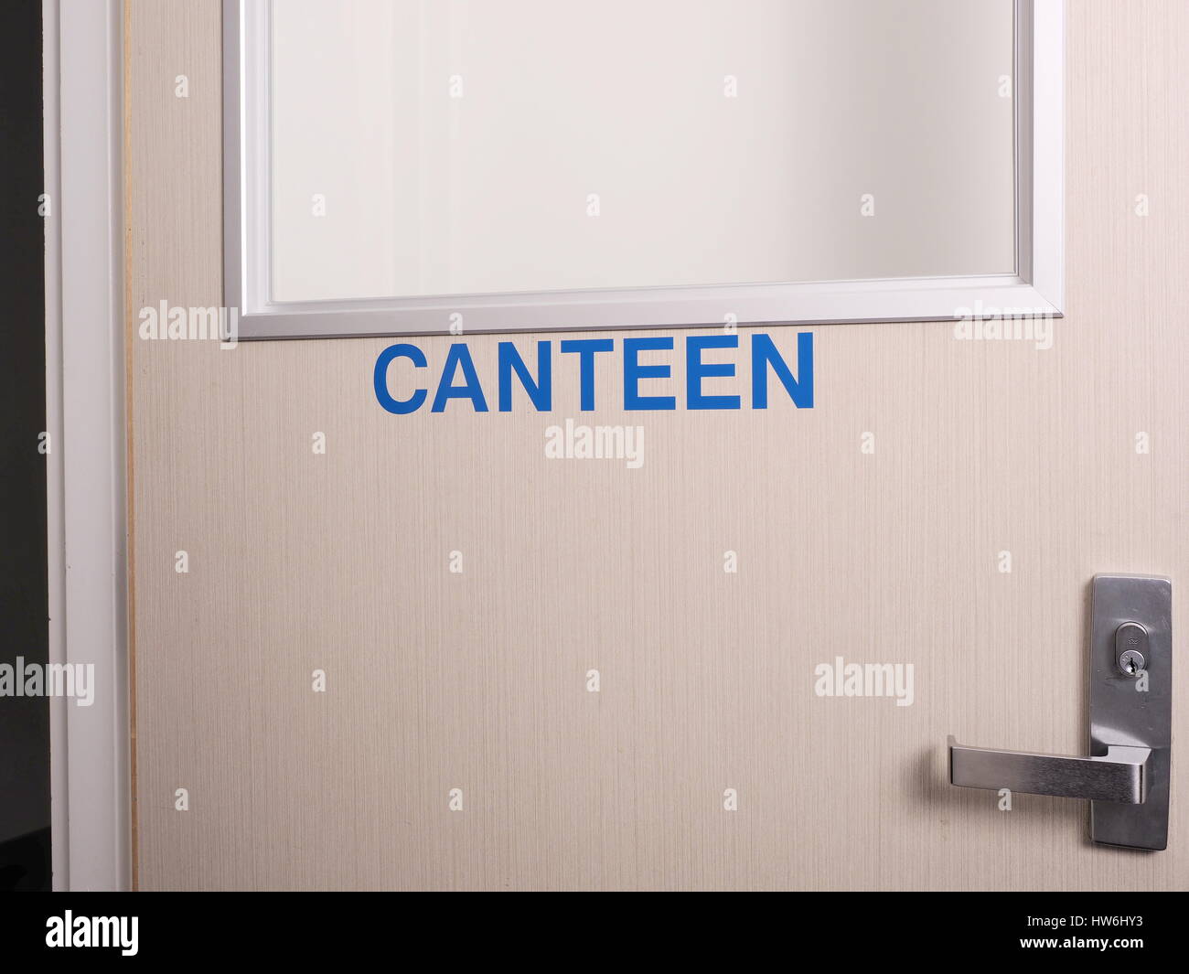 Kunststoffschild "Kantine" an einer Tür mit Griff, Melbourne 2015 Stockfoto