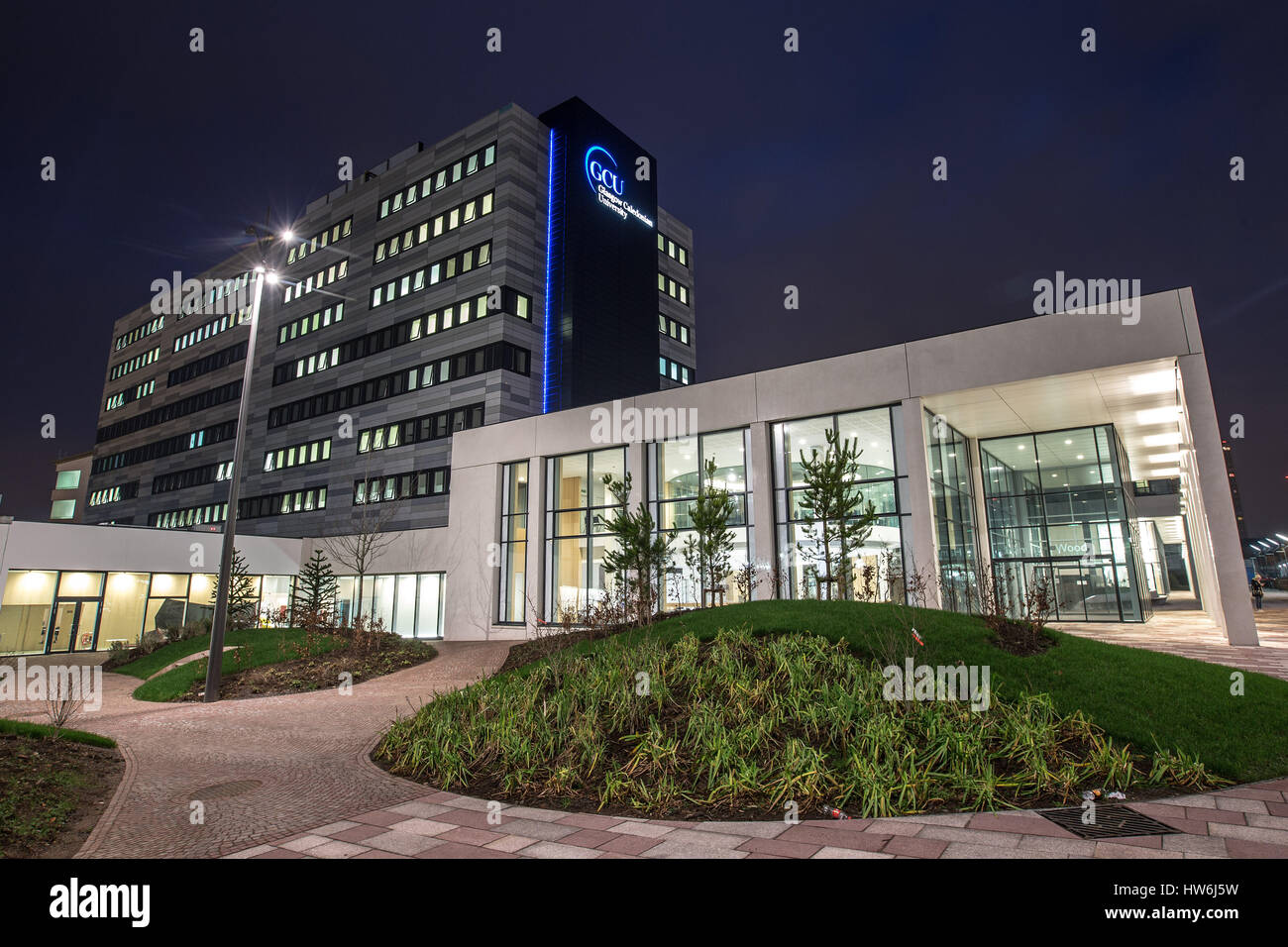 Glasgow Caledonian University in der Nacht Stockfoto