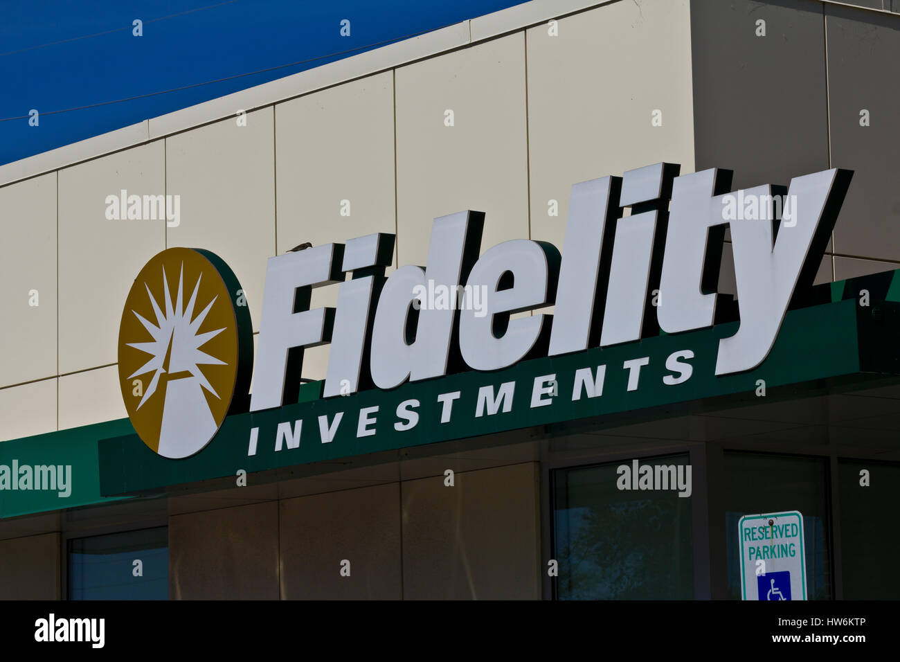 Indianapolis - ca. Juni 2016: Fidelity Investments Verbraucher Lage. Treue ist die vierte größte Investmentfonds-Gruppe in der Welt IV Stockfoto