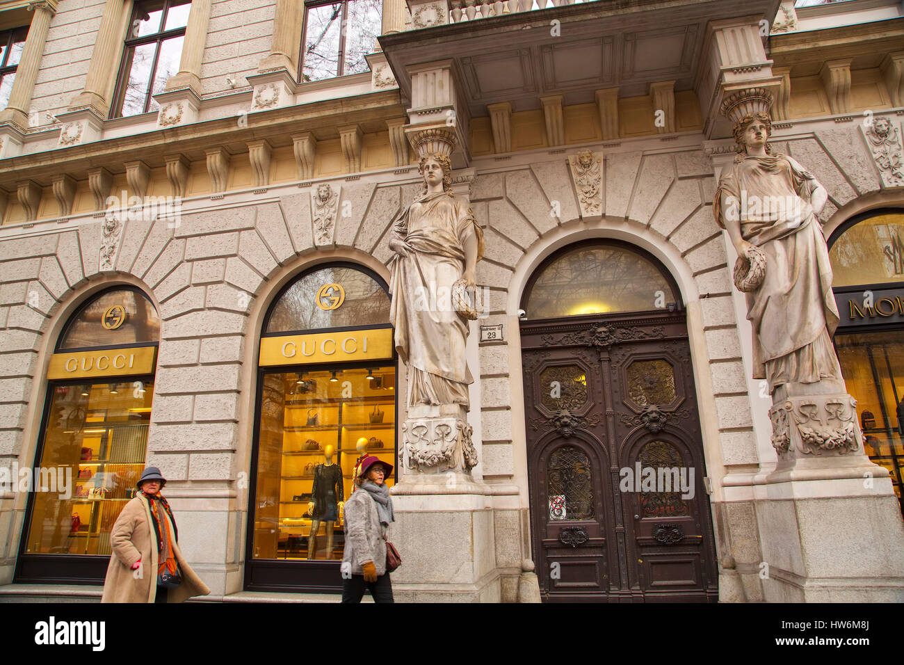 Gucci Luxus-Bekleidungsgeschäft. Andrassy út. Budapest Ungarn, Südost-Europa Stockfoto