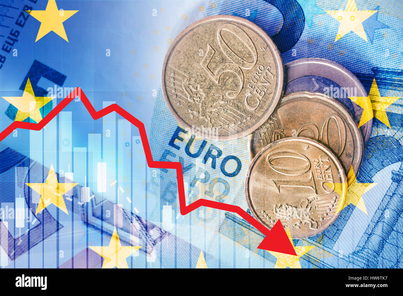 Euro Geld mit nach unten Diagramm. Euro-Währungskrise-Konzept Stockfoto