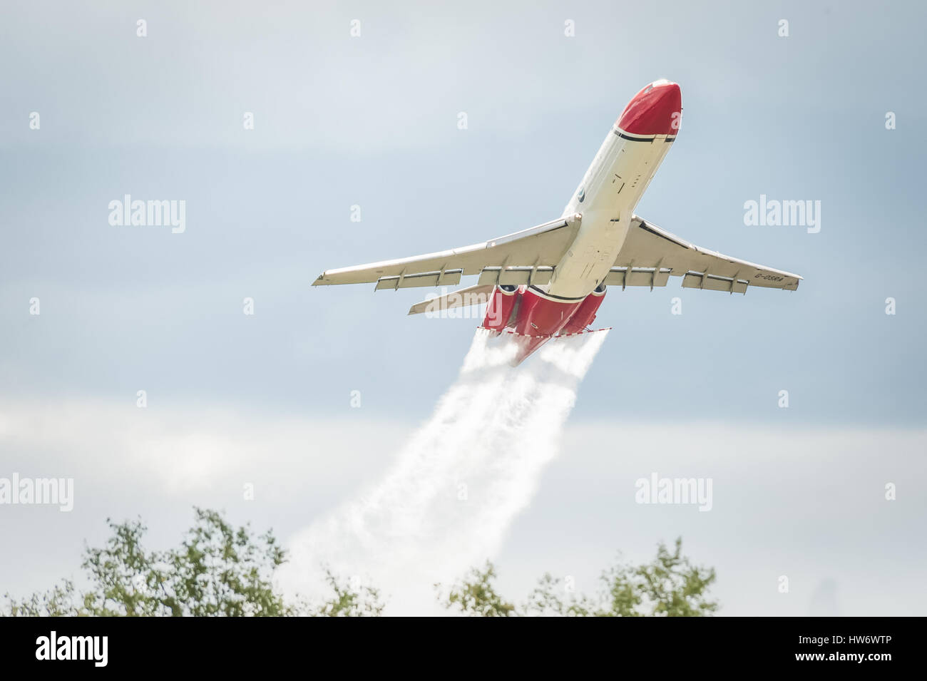 Low-Level-Demo einer Boeing 727-Öl verschütten Antwort Flugzeug bei einer Luftfahrt-Handel-Veranstaltung von OSRL betrieben. Stockfoto