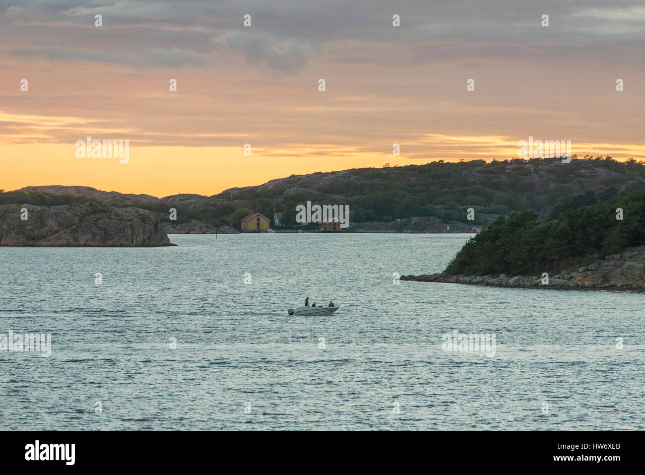 Sonnenuntergang über den Archipel in Bohuslän, Fjällbacka. Stockfoto