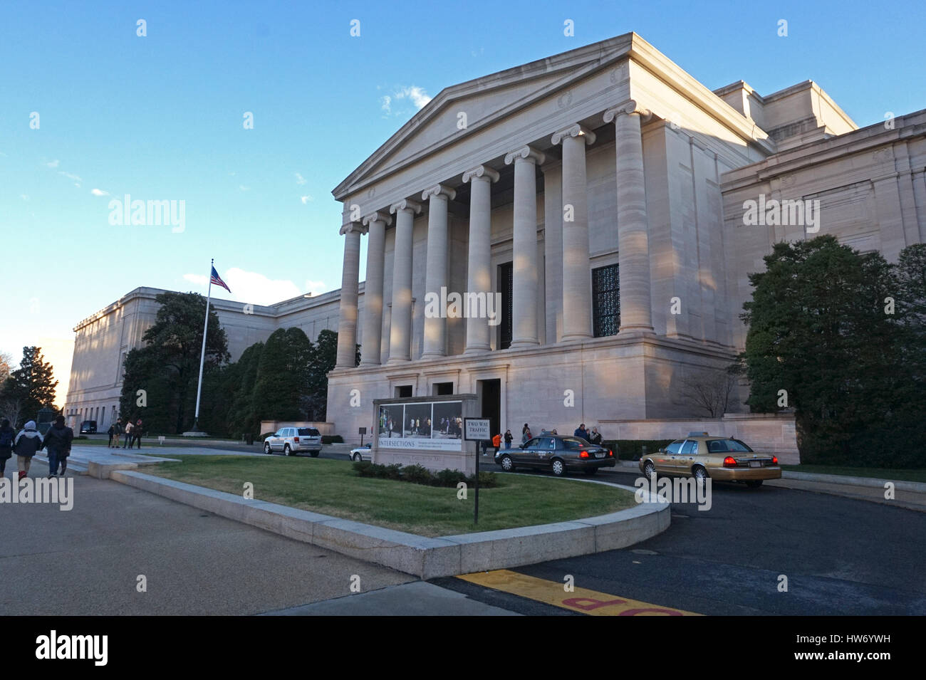 Westgebäude der National Gallery of Art vom Eingang Constitution Avenue, Washington DC, USA Stockfoto
