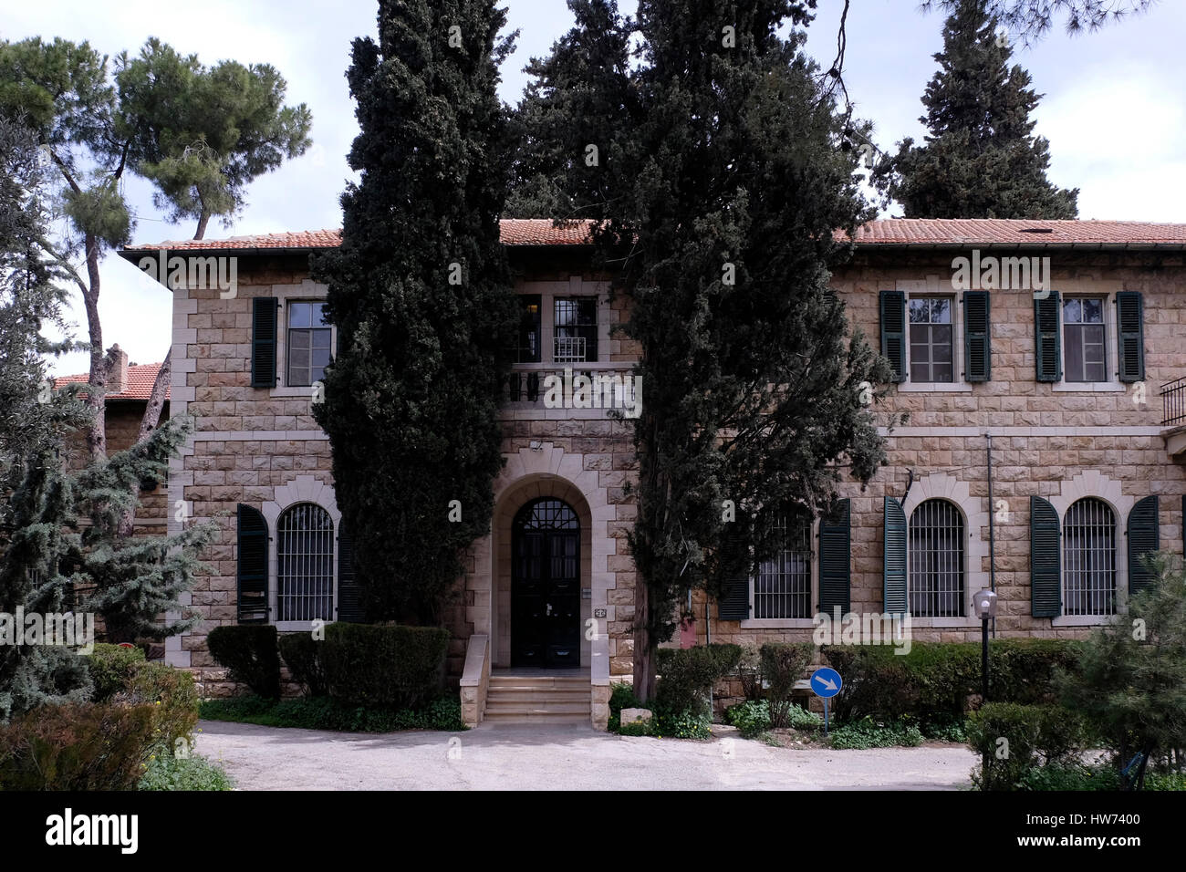 Das Gebäude des ältesten amerikanischen Forschungszentrums für Vorderasiatische Altertumswissenschaften im Nahen Osten namens W. F. Albright archäologischen Forschungsinstitut (AIAR), befindet sich in Salah Ad Din Straße in Ost-Jerusalem. Stockfoto