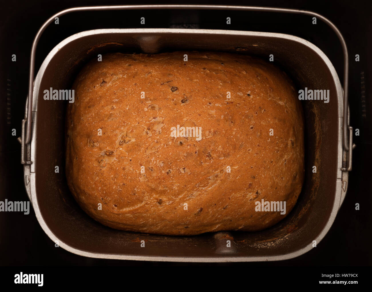 Gebackenes Brot in Panasonic-Brot-Maschine Stockfoto