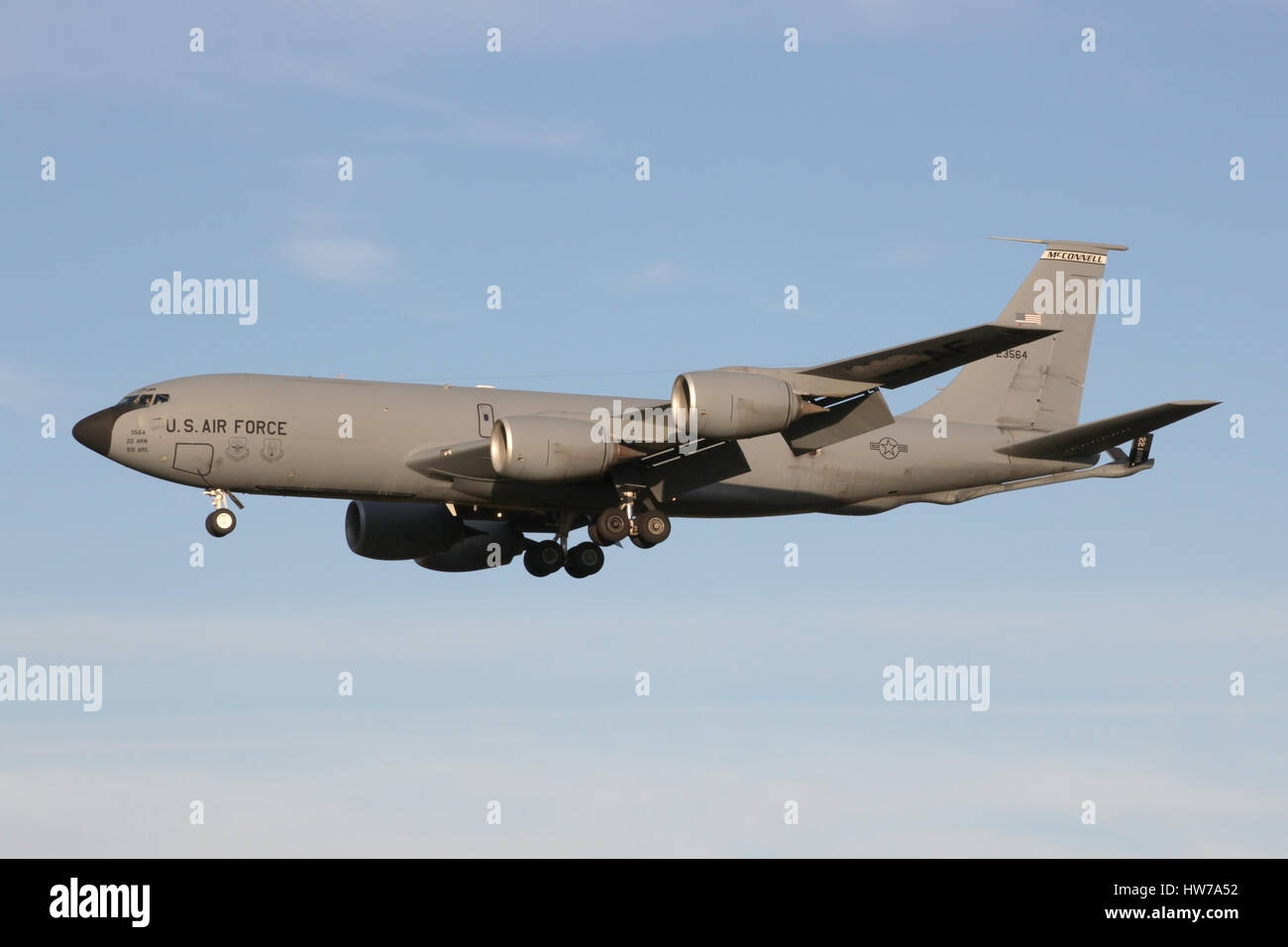 KC-135 Stratotanker aus der mittlerweile aufgelösten 319th ARW in Grand Forks Landung in Mildenhall in Suffolk, UK Stockfoto