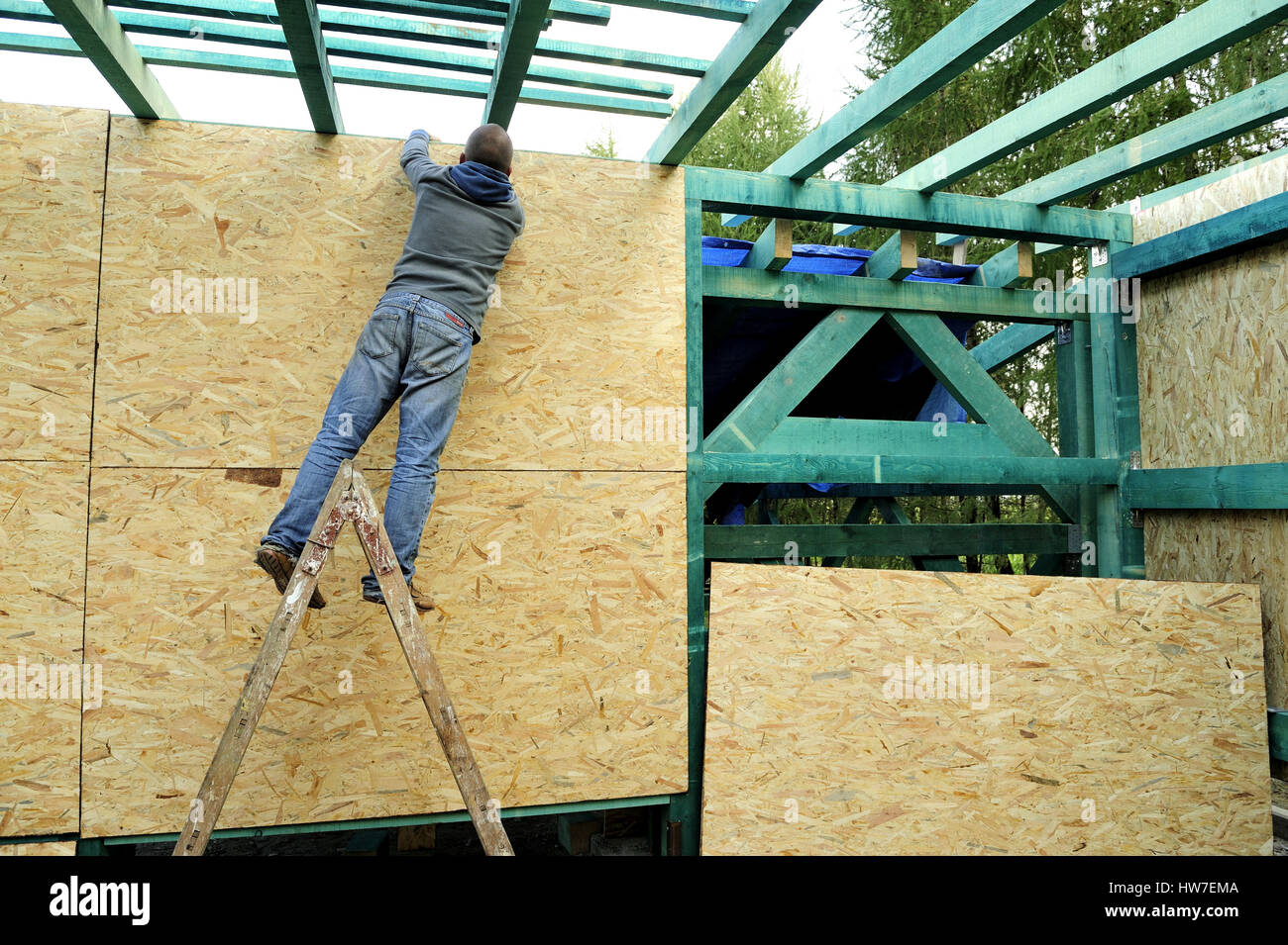 Architektur, Arbeit, Gebäude, Wand, Dach, Menschen, Menschen, Arbeit, Arbeit, Gefahr, Sicherheit, Krankenversicherung, Unfälle, Arbeit, Stockfoto