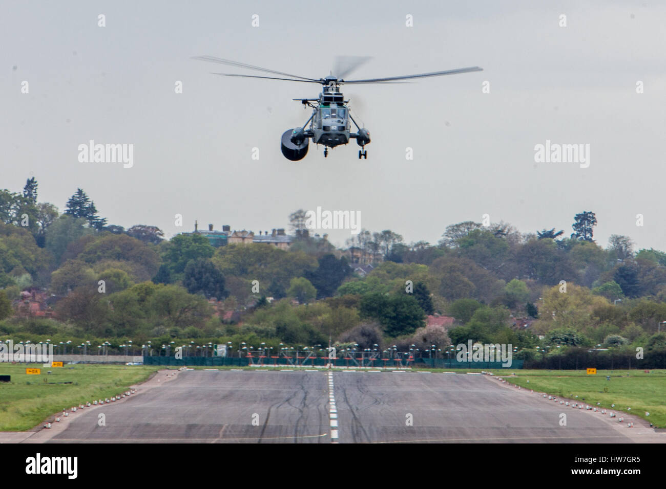 RAF Taifune & RN Sea Kings nehmen befristete Aufenthaltserlaubnis an RAF Northolt, als Teil des Olympischen Wächter.  Mitwirkende: Atmosphäre, wo anzeigen: London, Vereinigtes Königreich bei: 5. Mai 2012 Stockfoto