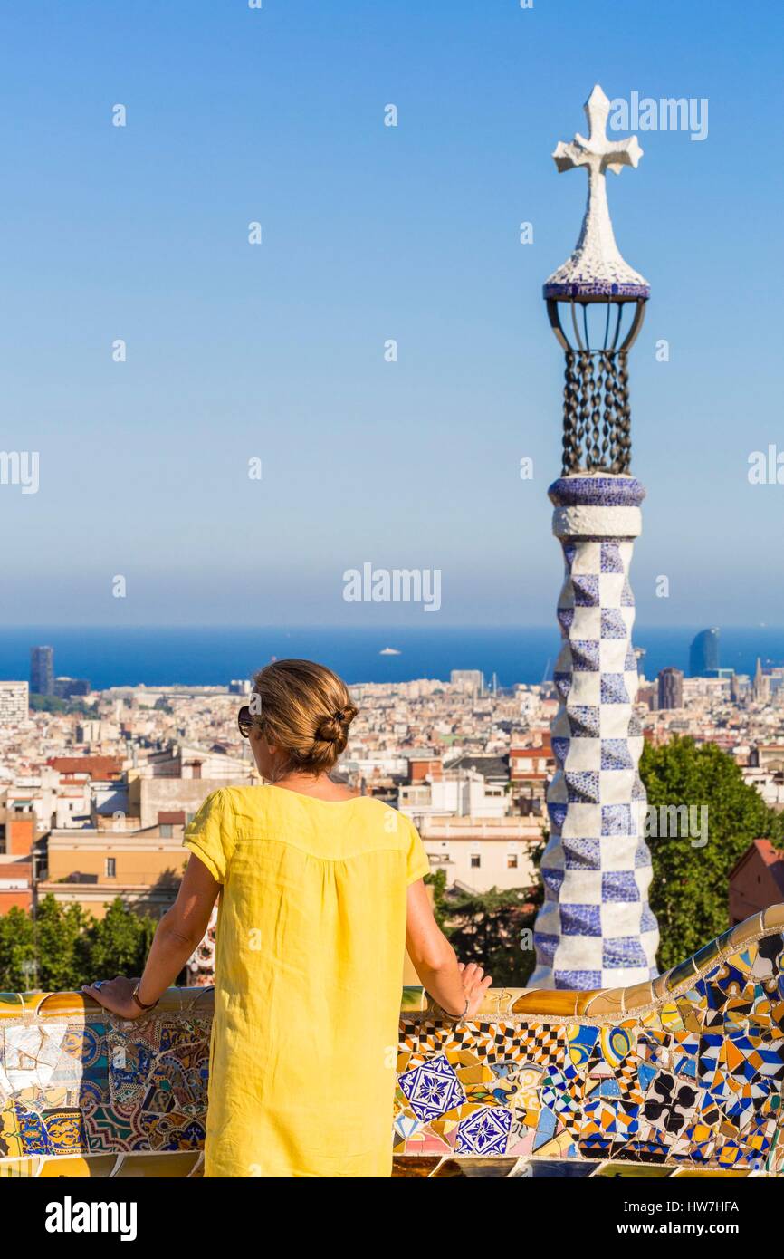 Spanien-Katalonien-Barcelona-Blick vom Park Güell (entworfen von dem katalanischen Architekten Antoni Gaudi und aufgeführt als UNESCO Welt Stockfoto