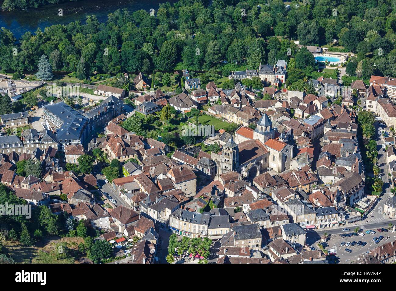 Frankreich, Correze, Beaulieu Sur Dordogne, das Dorf am Fluss Dordogne (Luftbild) Stockfoto