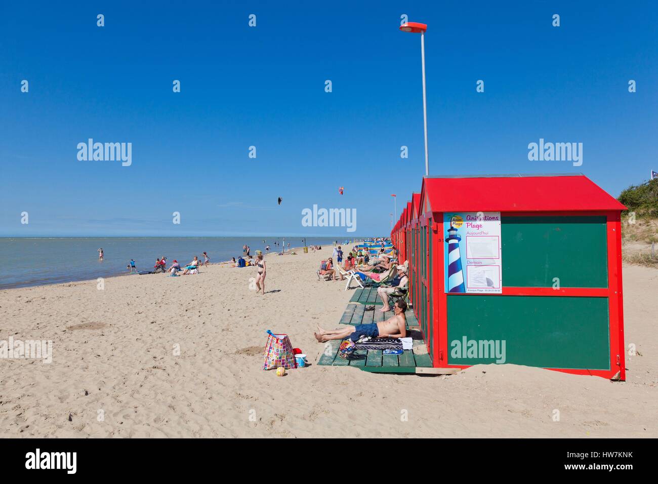 Frankreich, Nord, Petit-Fort-Philippe, Meer und Strand Hütten Stockfoto