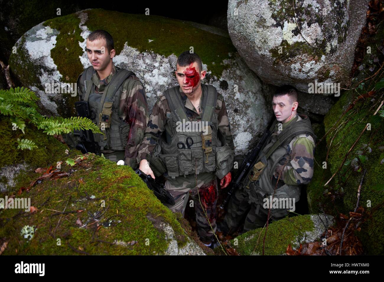 Frankreich, Tarn, Castres, 8. RPIMA, Bekämpfung Rescue Training, militärische Ausbildung in erster Hilfe, verwundete warten auf den Beginn der Bekämpfung Übungen Stockfoto