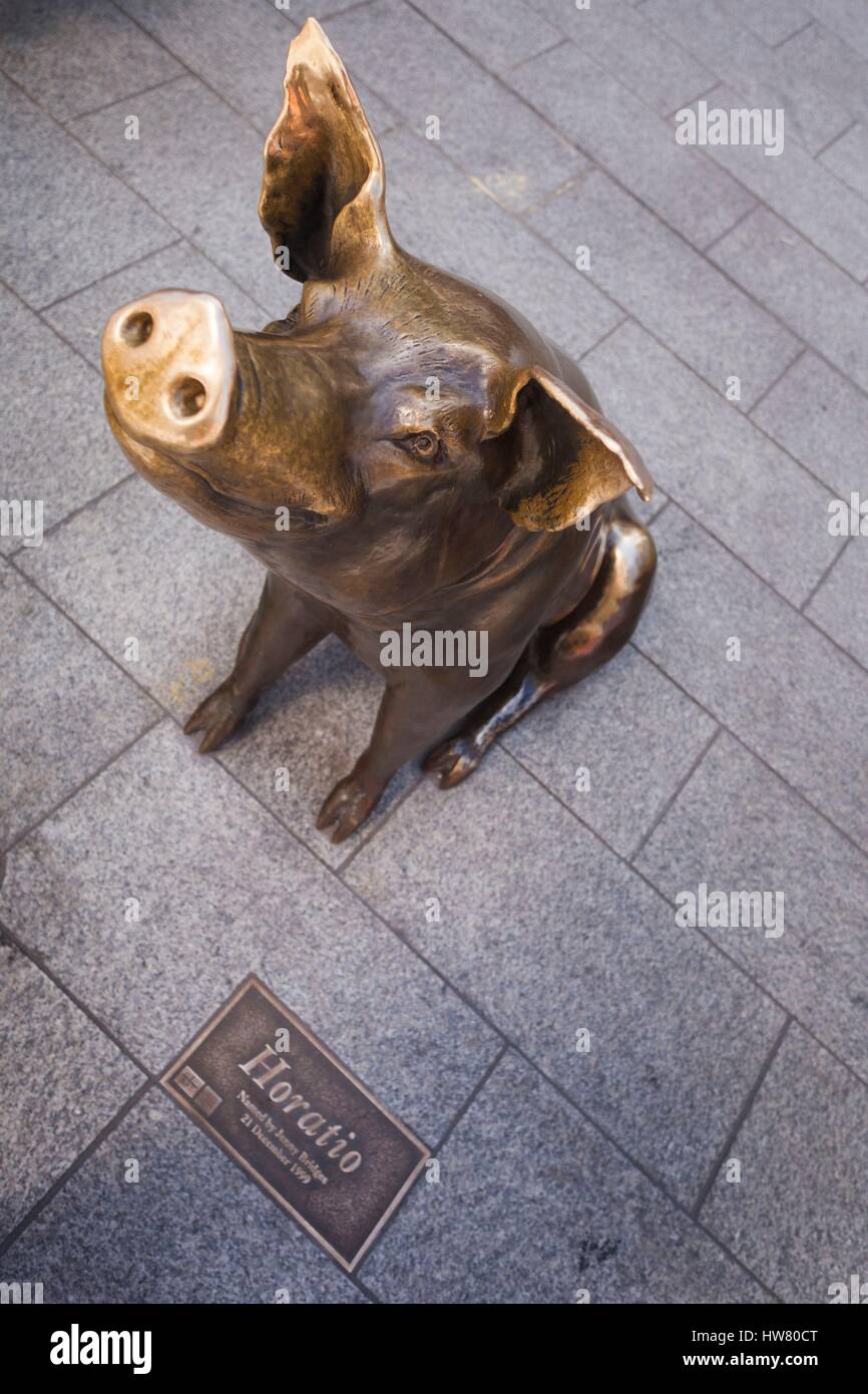 Australien, South Australia, Adelaide, Rundle Street Mall bronze Schweine Skulpturen, A Day Out von Marguerite Derricourt Stockfoto