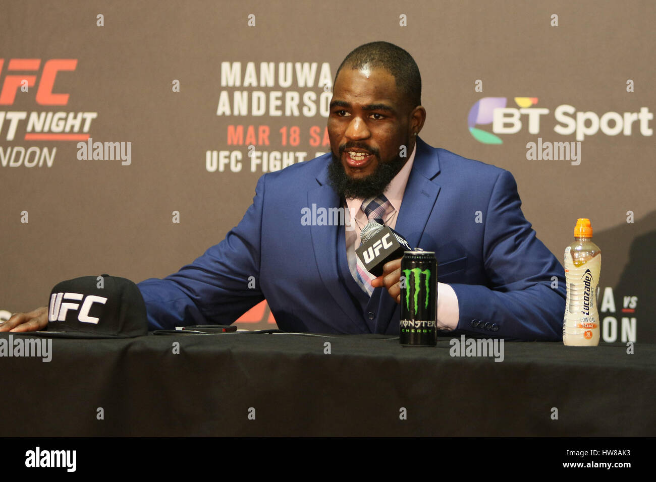 O2 Arena, London, England. 19. März 2017. Corey Anderson nimmt Fragen in der Post-Kampf Pressekonferenz bei UFC Fight Night 107: London Credit: Dan Cooke/Alamy Live News Stockfoto