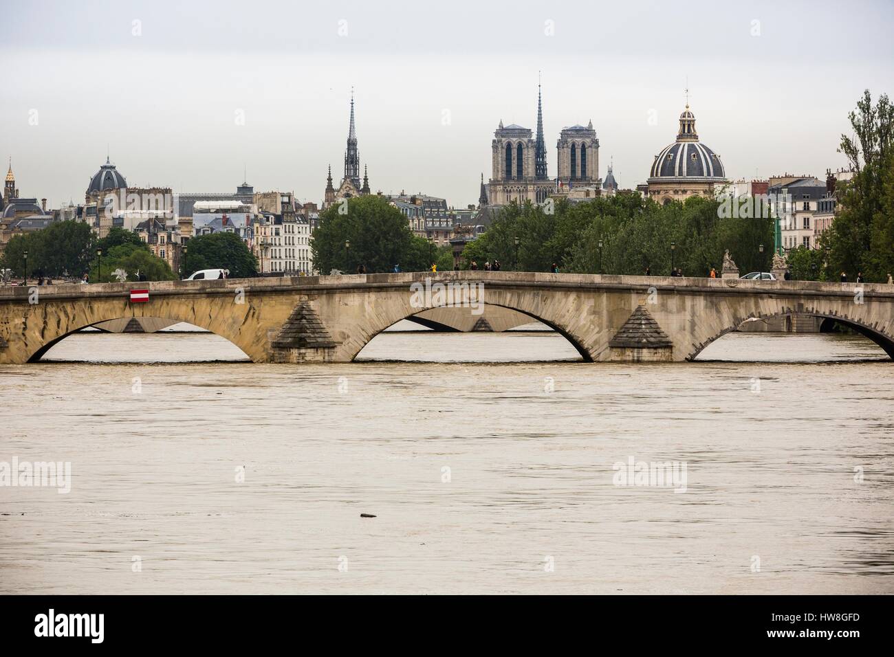 Frankreich, Paris, Bereich aufgeführt als Weltkulturerbe der UNESCO, die Flut des Flusses Seine 3. Juni 2016 mit einer Höhe in der Nähe von 5, 80 m Stockfoto