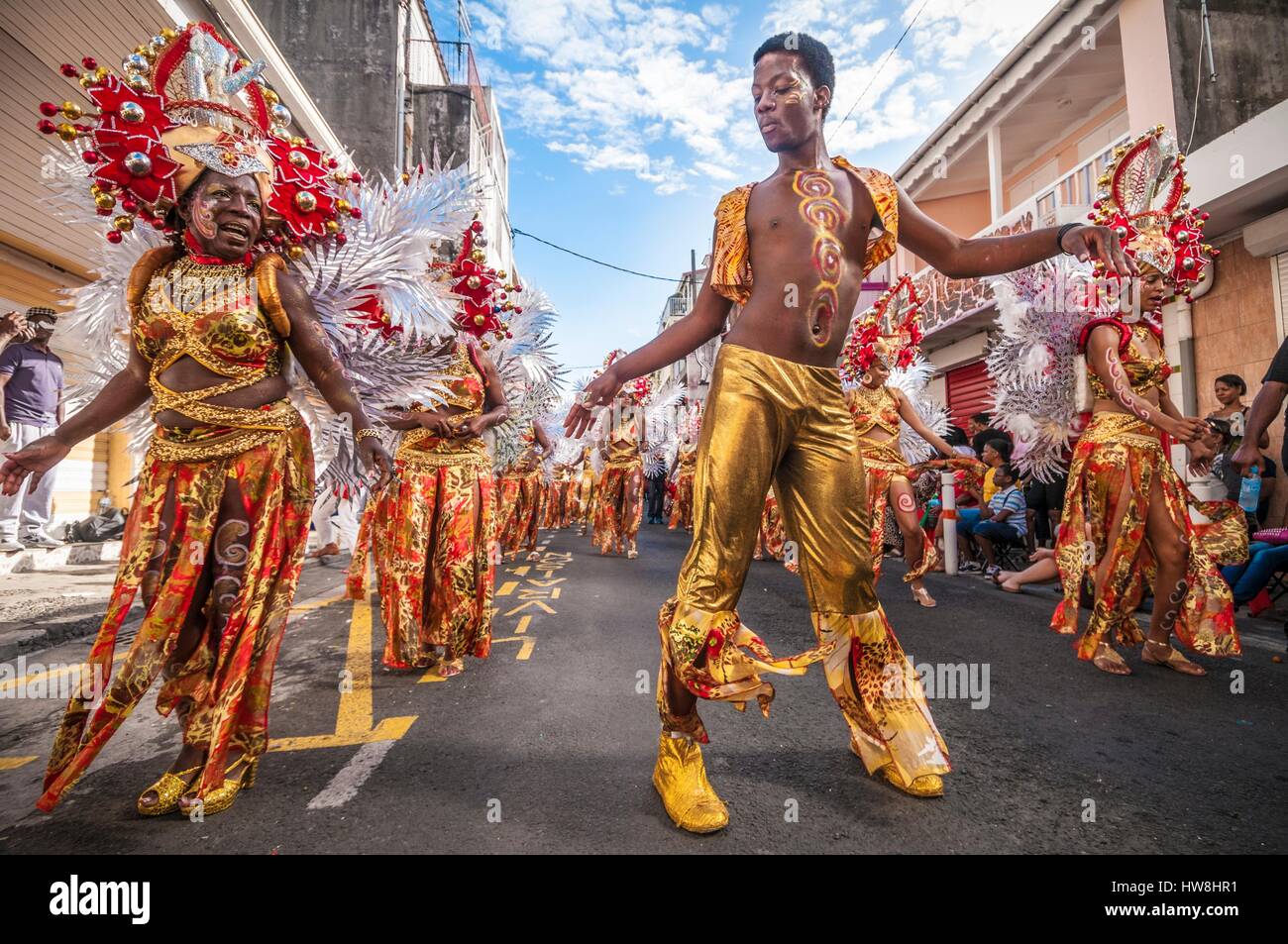 Frankreich, Guadeloupe, Grande Terre, Pointe ein Pitre, Tänzer der Magma-Band aus Basse-Terre, während die Schließung Parade der Fastnacht Stockfoto