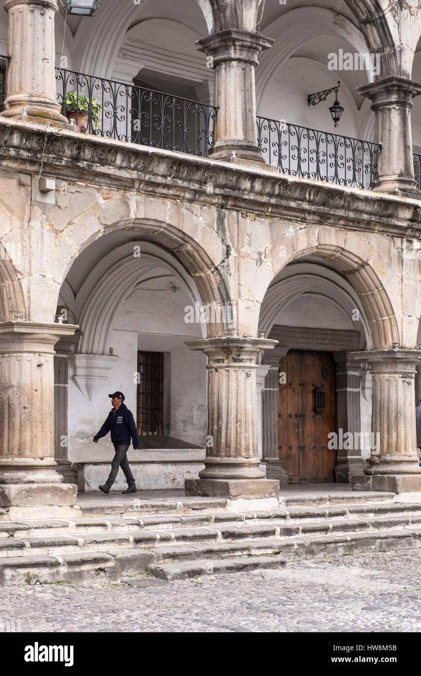 Guatemala, Sacatepequez Abteilung, Antigua Guatemala, als Weltkulturerbe von der UNESCO, Palacio del Ayuntamiento, ehemaliges Rathaus aus dem 18. Jahrhundert, dass die Häuser der Santiago Museum und das Alte Buch Museum Stockfoto