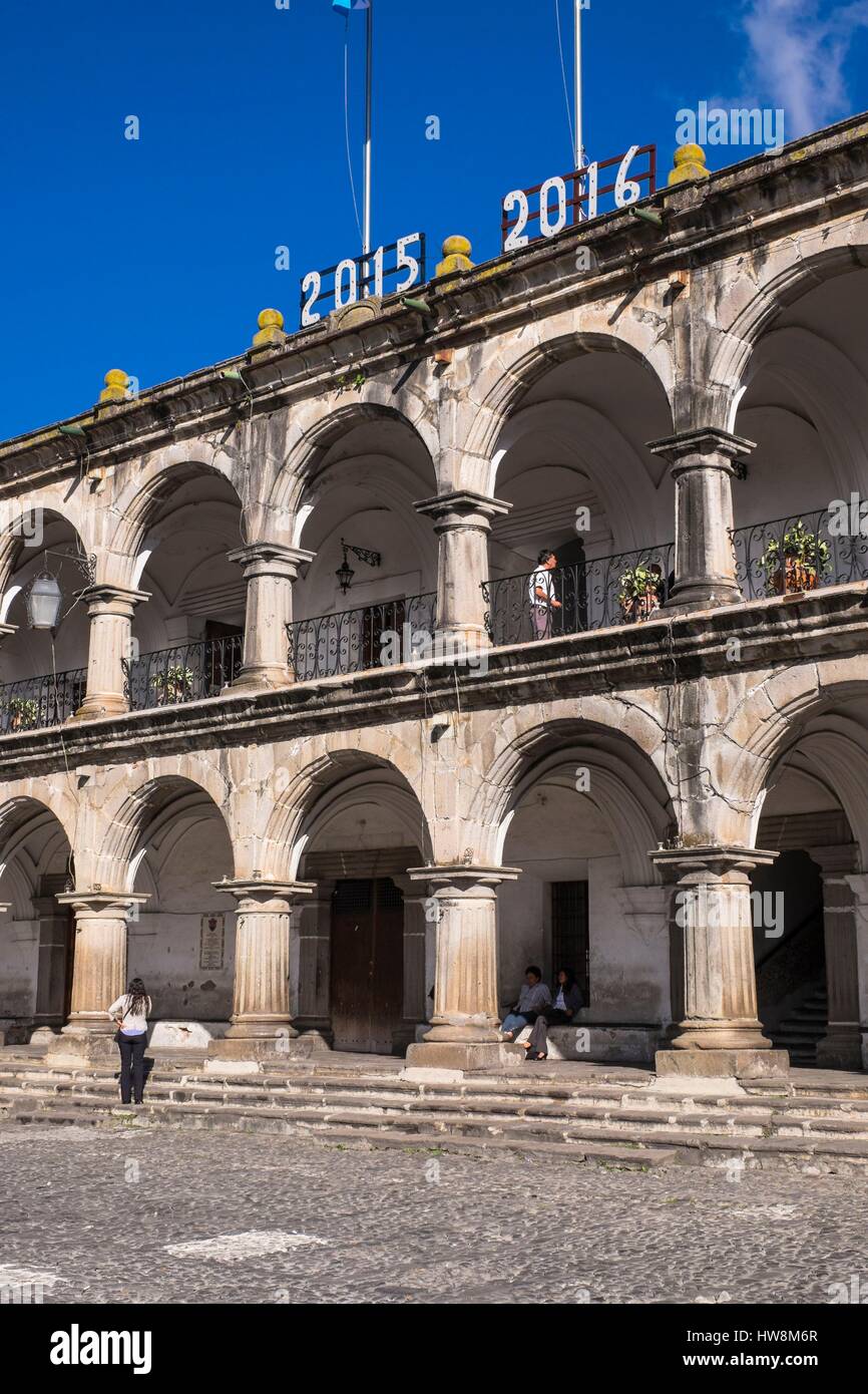 Guatemala, Sacatepequez Abteilung, Antigua Guatemala, als Weltkulturerbe von der UNESCO, Palacio del Ayuntamiento, ehemaliges Rathaus aus dem 18. Jahrhundert, dass die Häuser der Santiago Museum und das Alte Buch Museum Stockfoto