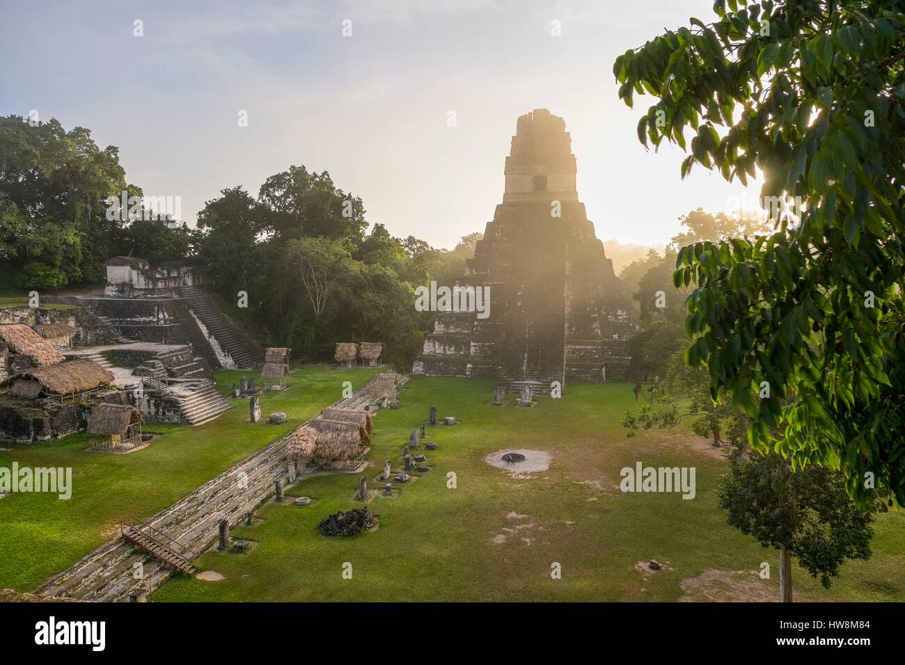 Guatemala, Petén Abteilung Tikal Nationalpark, ein UNESCO-Weltkulturerbe Website, Gran Plaza Tempel ich oder Tempel des großen Jaguar Stockfoto